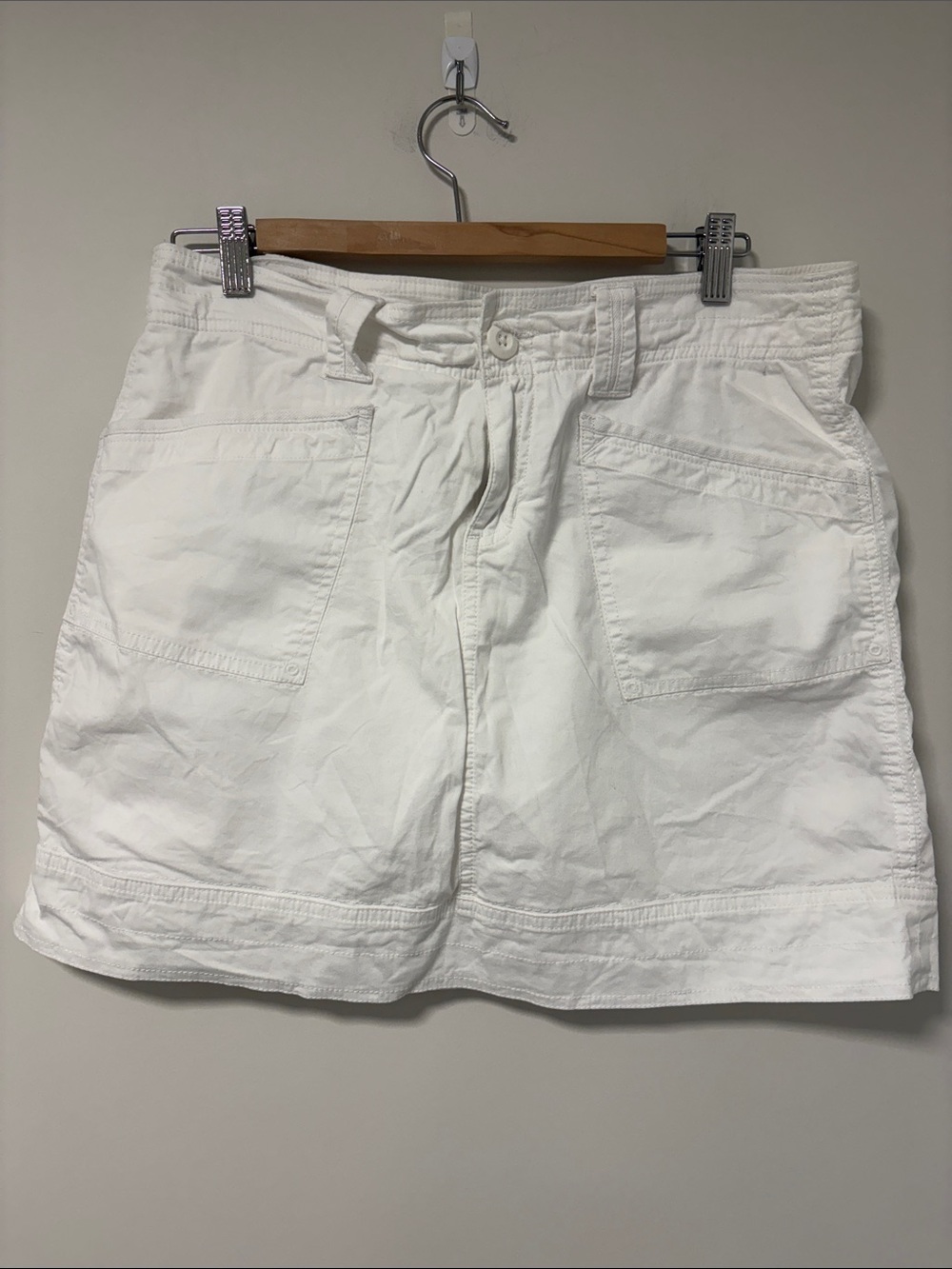 Aventura white skirt with shorts underneath